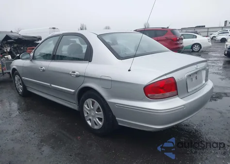 2002 Hyundai Sonata z USA, uszkodzony, nr VIN KMHWF25S82A681872